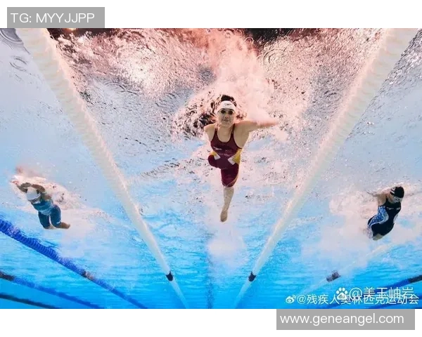 蝶泳常见错误解析及改进技巧助你突破泳技瓶颈